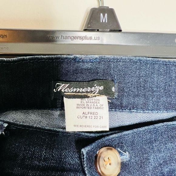 Mesmerize Jeans 4 Dark Wash Blue High Waisted Front Ankle Slits Stretch Crop - Picture 4 of 5